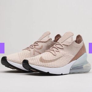 Nike Women’s Airmax 270 Flyknit Sneaker